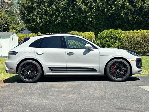 New 2026 Porsche Macan GTS AWD/4WD image 9