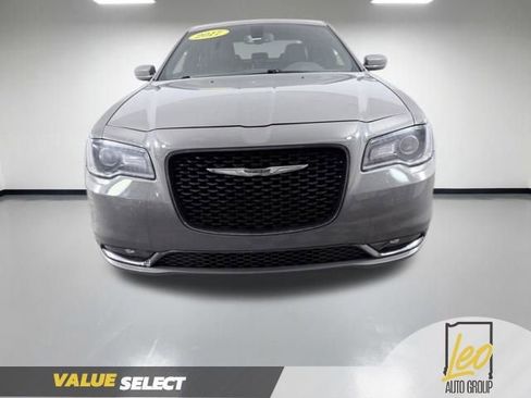 Used 2017 Chrysler 300 S AWD/4WD image 2