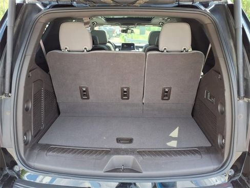 Used 2022 GMC Yukon SLT w/ SLT Premium Package image 20