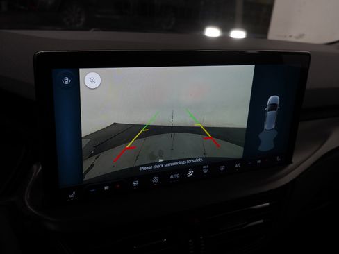 Used 2023 Ford Escape SE image 21