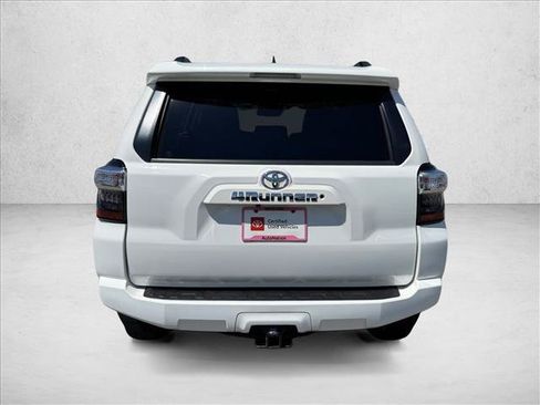 Certified 2020 Toyota 4Runner SR5 AWD/4WD image 6