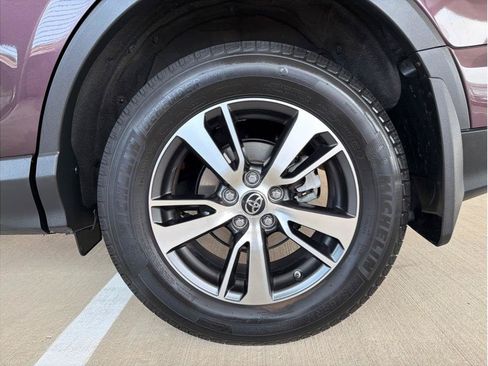 Used 2018 Toyota RAV4 XLE w/ Plus Extra Value Package AWD/4WD image 28
