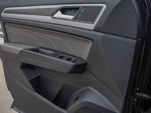 Used 2022 Volkswagen Atlas SE w/ Panoramic Sunroof Package image 22