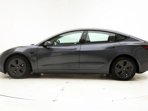 Used 2023 Tesla Model 3 Standard Range image 5