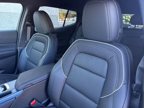 New 2026 Chevrolet Equinox EV LT w/ Convenience Package II FWD image 18