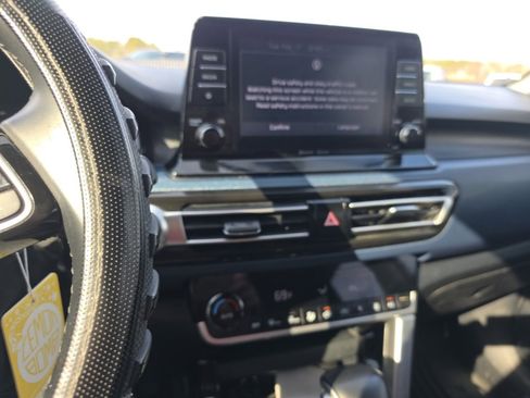 Used 2023 Kia Seltos S image 7