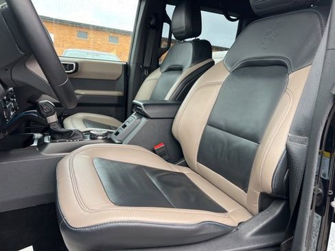 Used 2022 Ford Bronco Wildtrak image 19