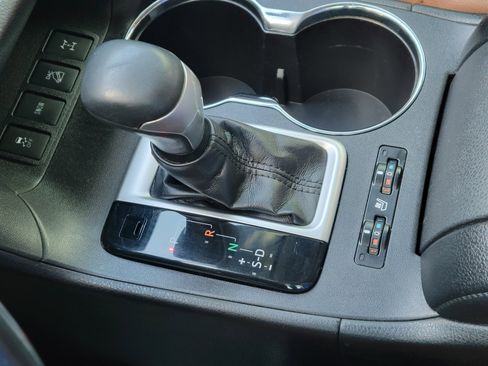 Used 2018 Toyota Highlander Limited w/ Protection Package #3 image 29