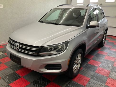 Used 2016 Volkswagen Tiguan S FWD image 1