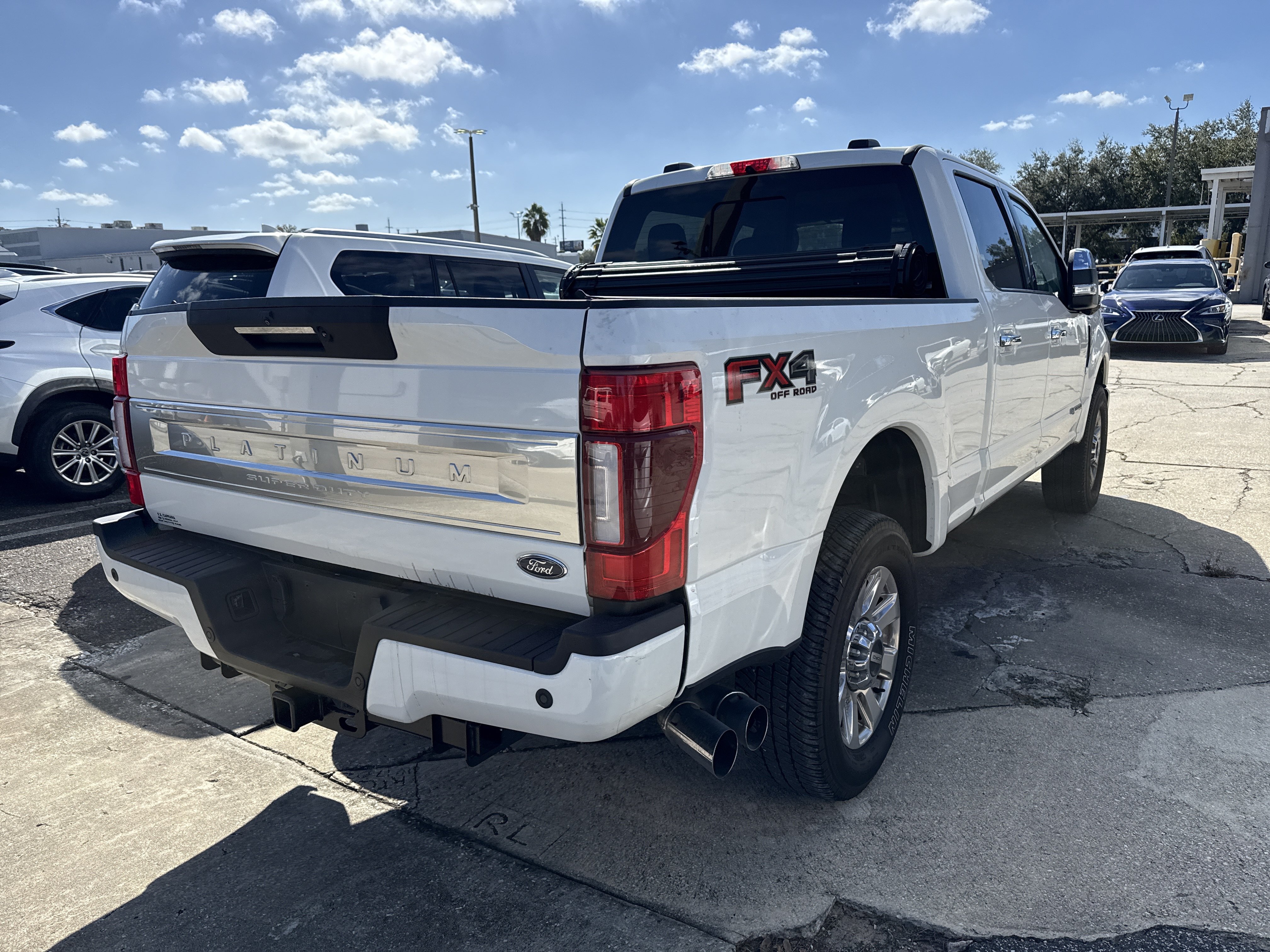 Used 2022 Ford F250 Platinum w/ FX4 Off-Road Package AWD/4WD image 4