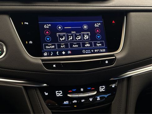 New 2025 Cadillac XT5 Luxury image 26