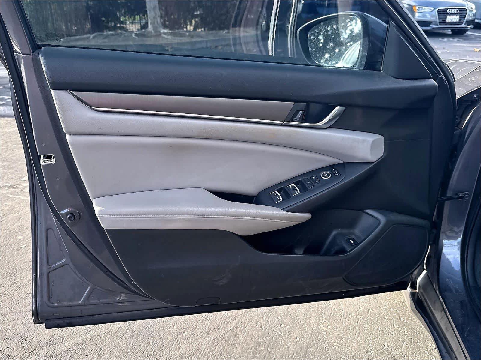 Used 2018 Honda Accord LX image 23