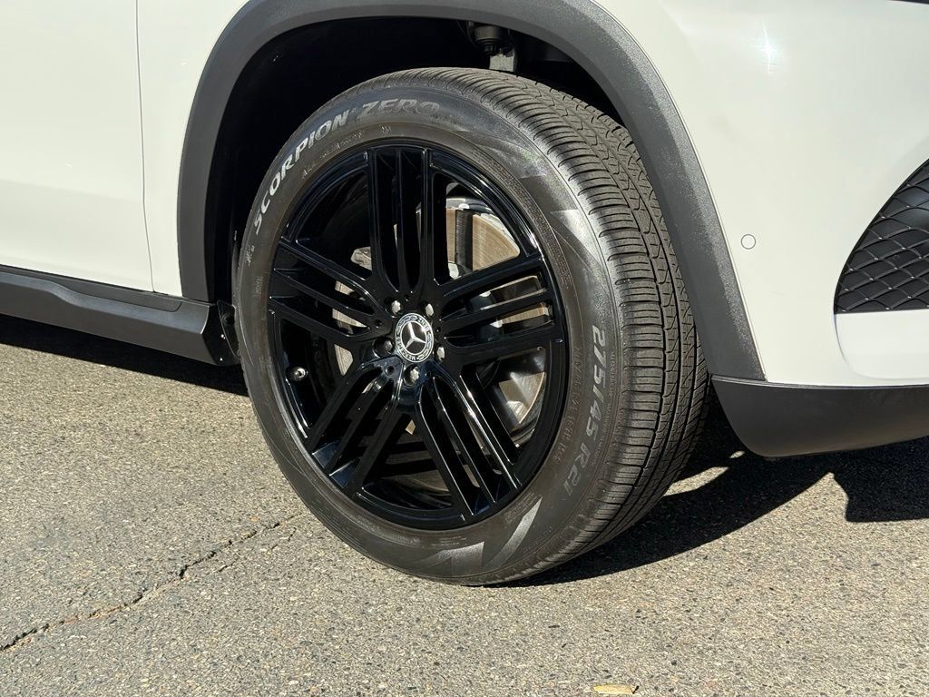 Certified 2021 Mercedes-Benz GLS 450 4MATIC image 17