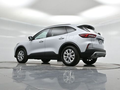Certified 2025 Ford Escape Active image 50