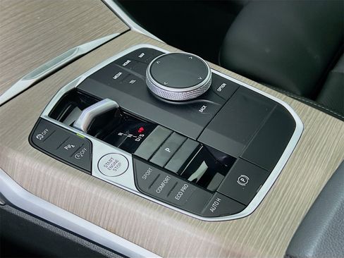 Used 2025 BMW 330i Sedan image 20