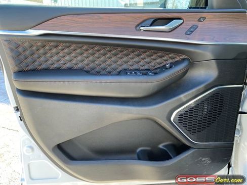 New 2025 Jeep Grand Cherokee Summit w/ Obsidian Package image 24