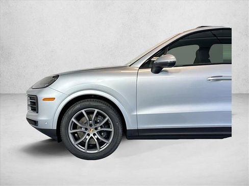Used 2026 Porsche Cayenne AWD/4WD image 29
