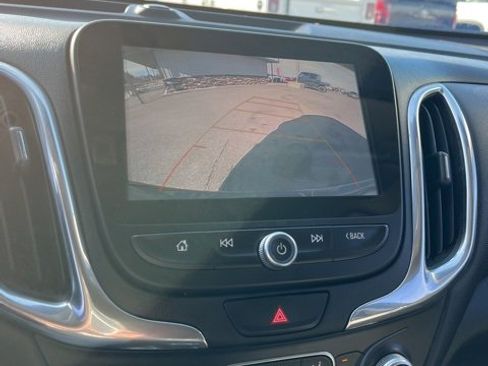 Used 2018 Chevrolet Equinox LT image 45