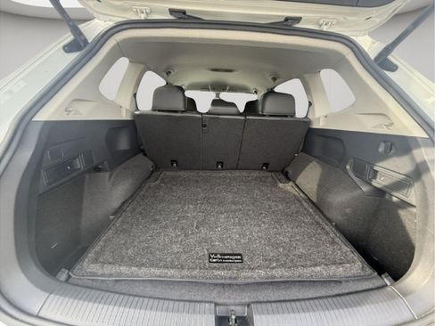 Used 2024 Volkswagen Tiguan SE AWD/4WD image 31