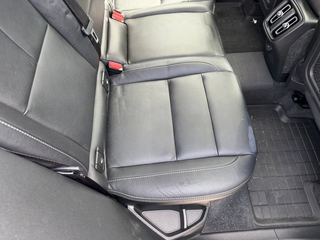 Used 2019 Volvo XC40 T5 Momentum AWD/4WD image 18
