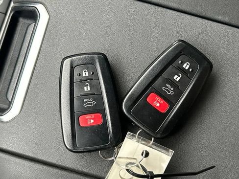 Used 2021 Toyota Highlander Limited AWD/4WD image 79
