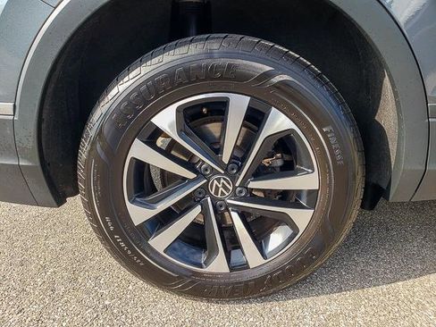 Used 2024 Volkswagen Tiguan S image 33