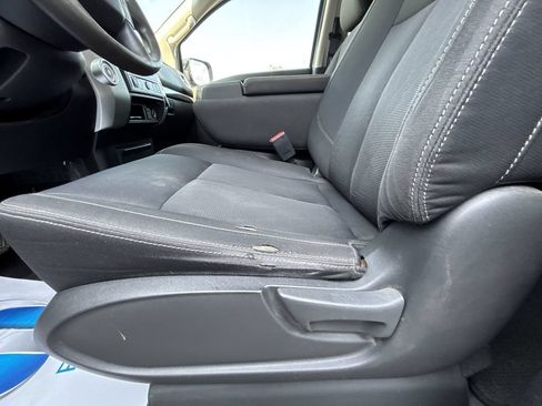 Used 2018 Nissan Titan SV RWD image 14