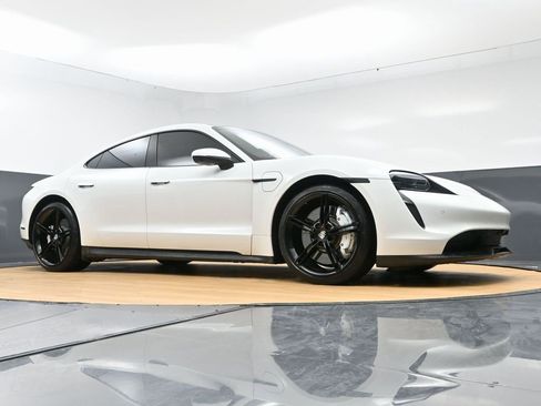 Used 2021 Porsche Taycan image 51