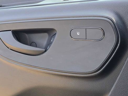 Used 2025 Mercedes-Benz Sprinter 2500 image 26