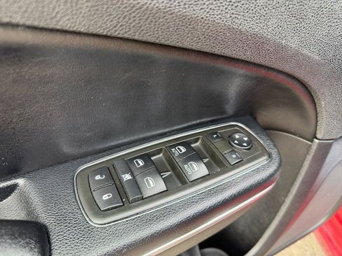 Used 2013 Chrysler 300 AWD w/ Driver Convenience Group image 14