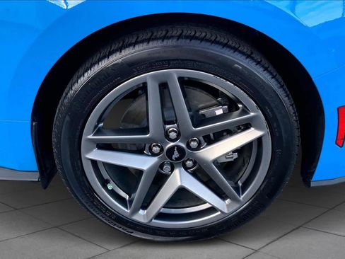 Used 2025 Ford Mustang GT Premium image 9