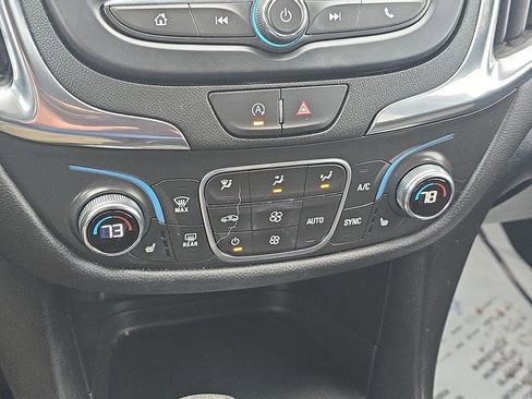 Used 2023 Chevrolet Equinox LT image 23