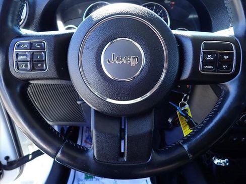 Used 2015 Jeep Wrangler Unlimited Sahara w/ Connectivity Group AWD/4WD image 15