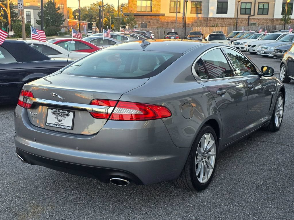 Used 2013 Jaguar XF RWD image 4