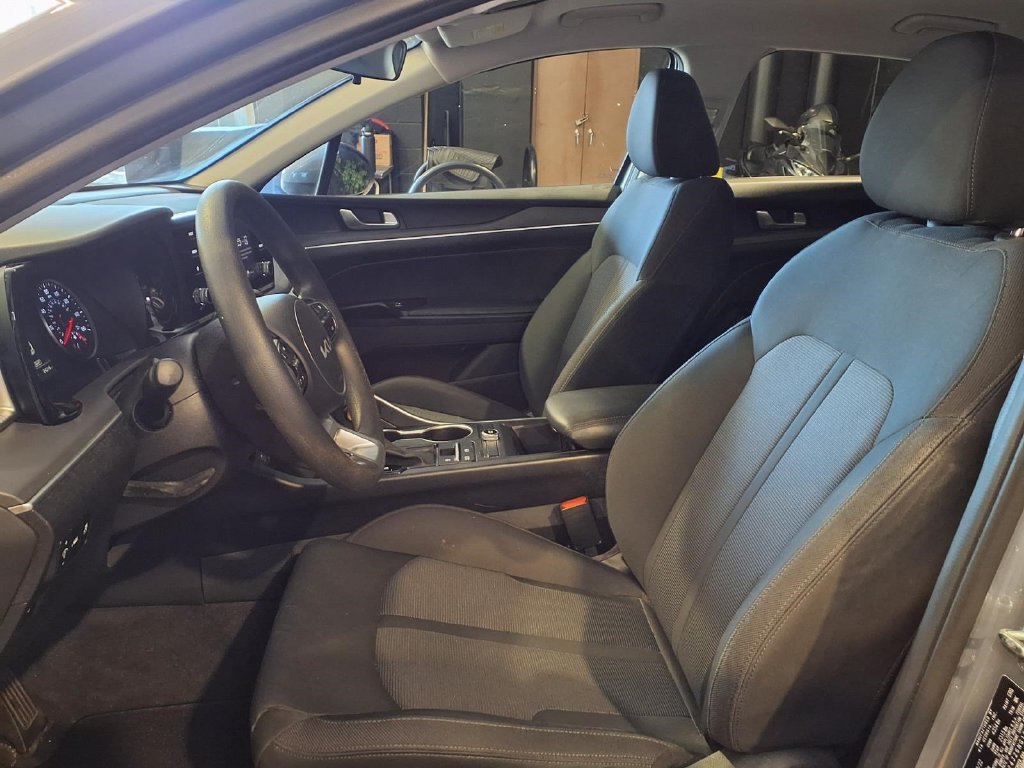 Used 2022 Kia K5 LX FWD image 17