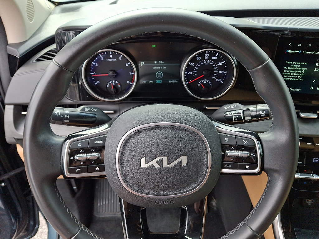 Certified 2024 Kia Carnival EX FWD image 23