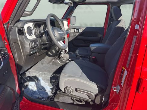 Used 2025 Jeep Wrangler Sahara 4xe w/ Safety Group image 9