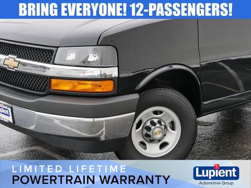 Used 2025 Chevrolet Express 3500 LT w/ LT Preferred Equipment Group image 27
