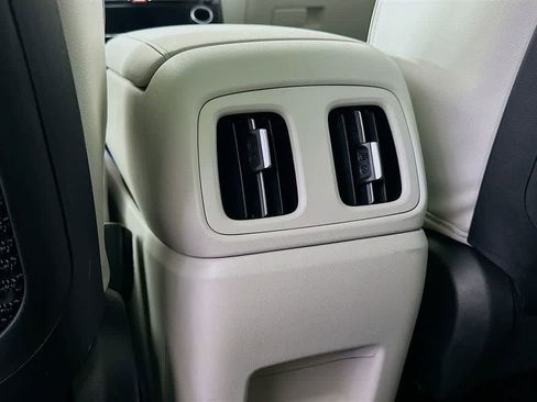 Used 2025 Hyundai Tucson Limited image 13