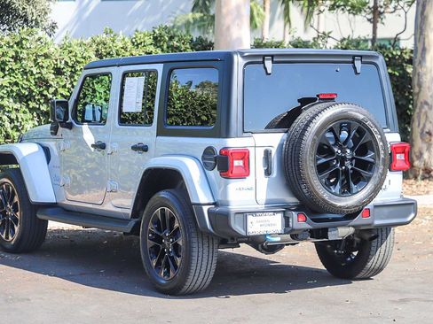 Used 2023 Jeep Wrangler Unlimited Sahara w/ Cold Weather Group AWD/4WD image 9