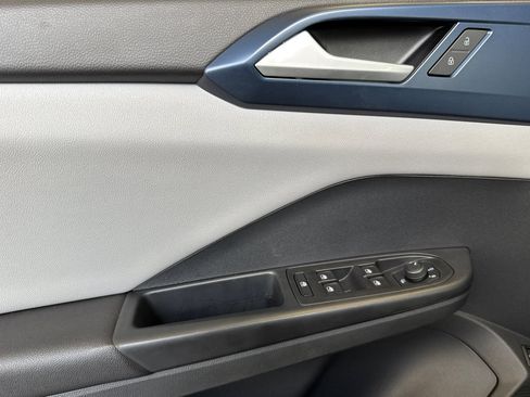 Used 2022 Volkswagen Taos SE image 11