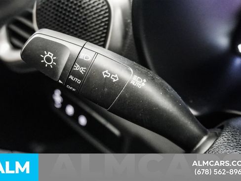 Used 2025 Kia Soul LX w/ LX Technology Package FWD image 23