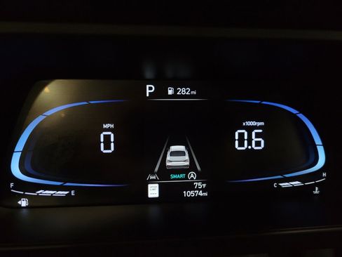 Used 2025 Hyundai Elantra SE w/ Cargo Package FWD image 23