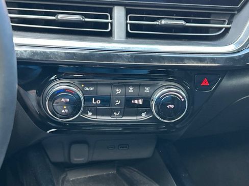 Used 2024 Chevrolet Trax ACTIV w/ Sunroof Package FWD image 33