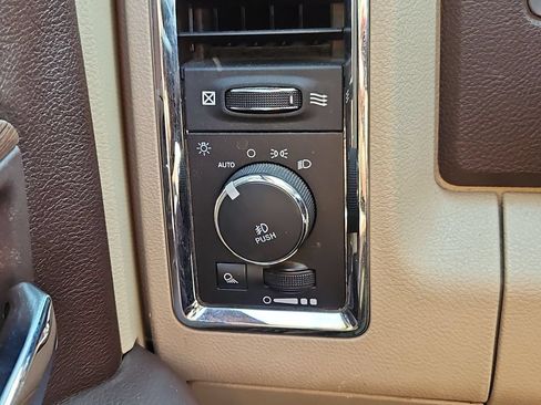 Used 2017 RAM 3500 Laramie AWD/4WD image 18