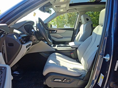 Certified 2026 Acura MDX w/ Technology Package image 9