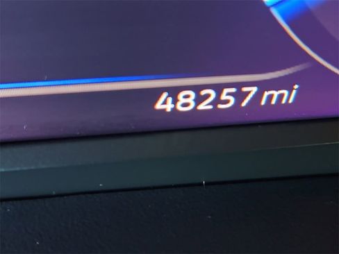 Certified 2022 Volkswagen Atlas SE w/ Panoramic Sunroof Package image 13