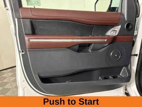 Used 2024 Ford Expedition Limited image 9