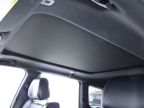 Used 2017 Jeep Grand Cherokee Limited w/ Luxury Group II image 25