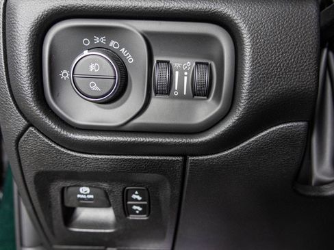 New 2026 RAM 1500 Laramie AWD/4WD image 37